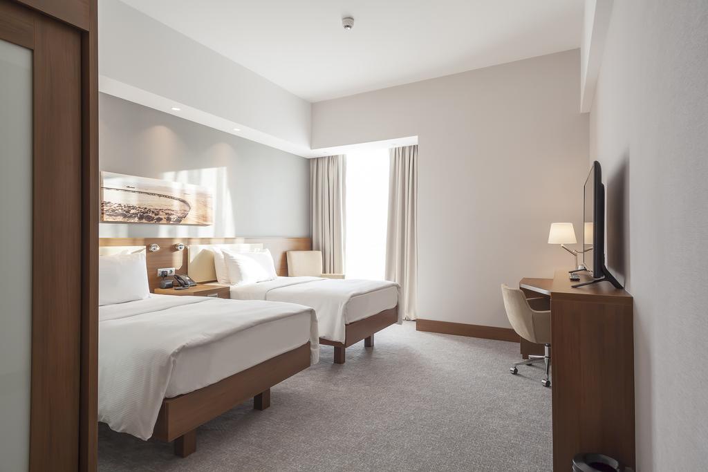 Hampton By Hilton Kocaeli Symbol Hotel Szoba fotó